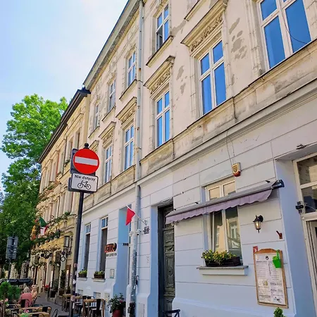 Quiet In The Heart Of Kazimierz Ac