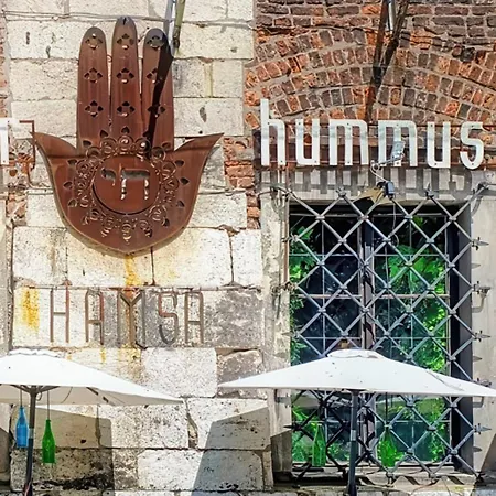 Quiet In The Heart Of Kazimierz Ac